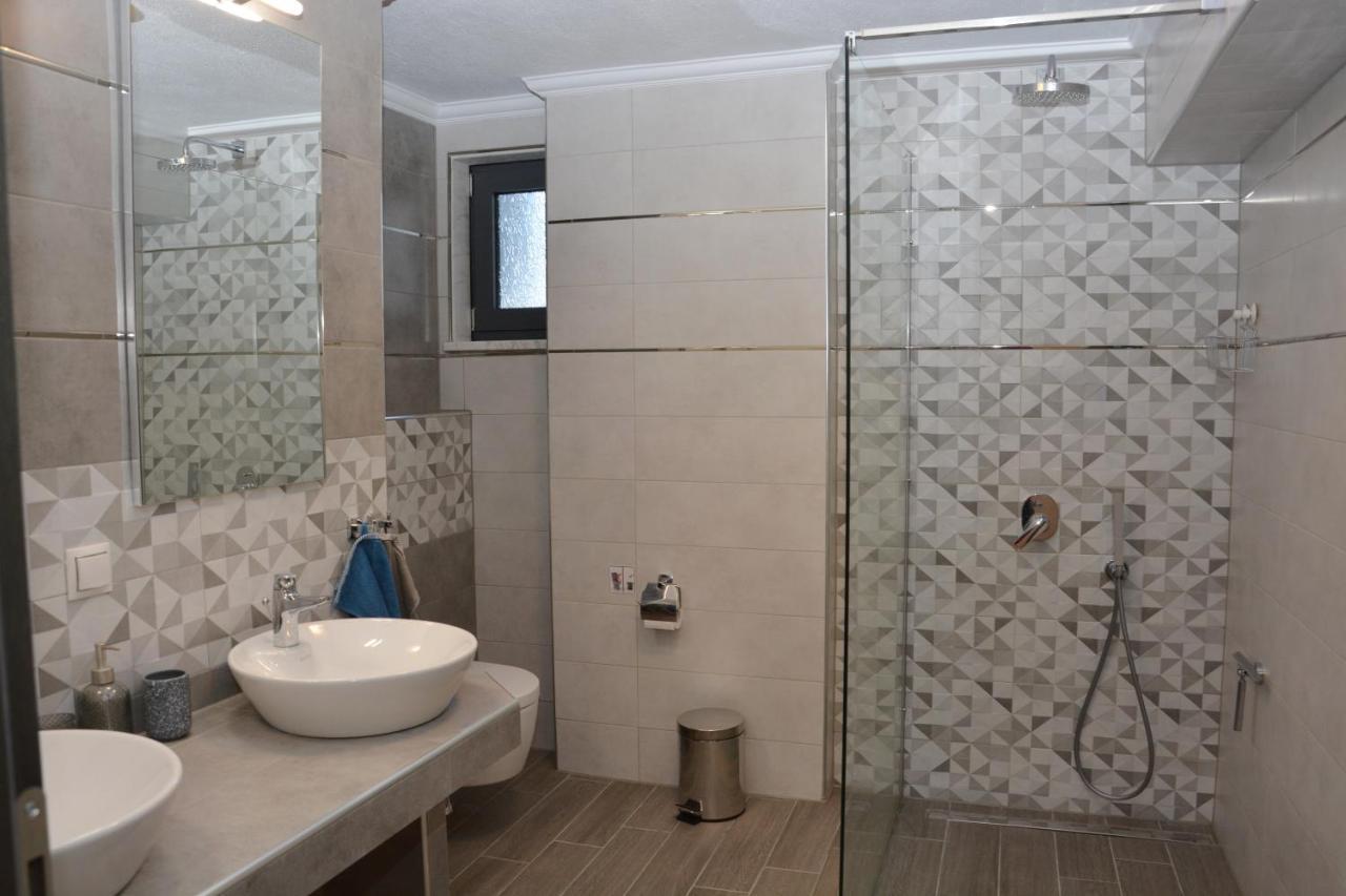 Pegasus Sea View Luxury Apartments Vrasná Exterior foto